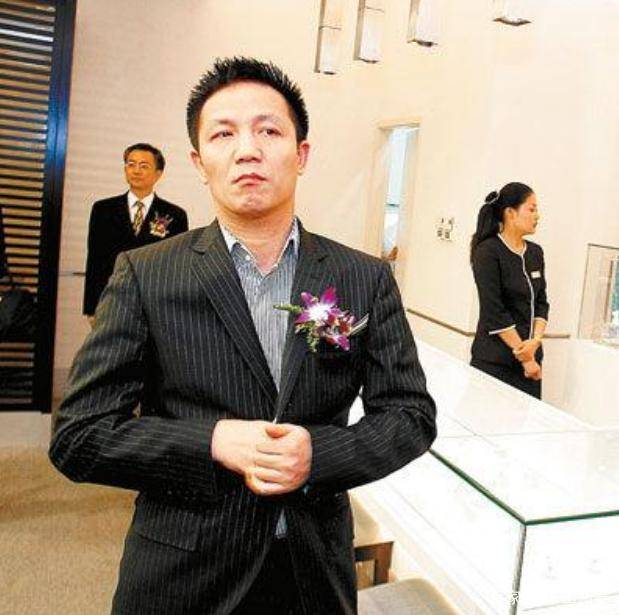 热给监狱装上空调服刑16年仍赚30亿AYX爱游戏APP商业奇才：入狱嫌太(图3)